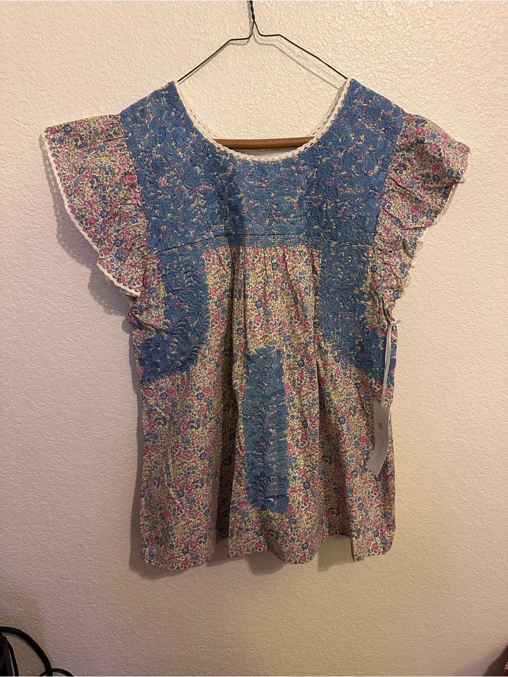 NWT J. Marie Floral Blue and White
Embroided Top women’s small